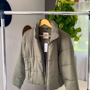 Abercrombie & Fitch Cropped Puffer, Size Medium